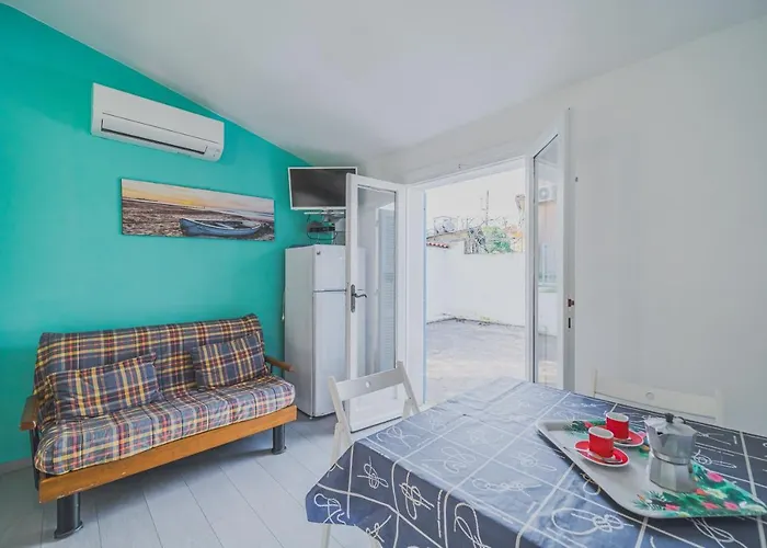 Casa A 30 Metri Da Pareti בית נופש קאפוליברי